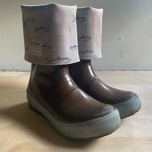 xtratuf Salmon Sisters